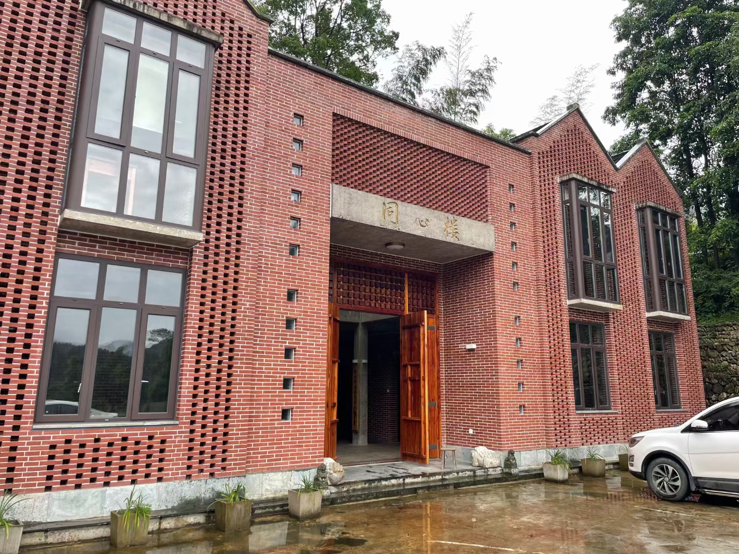 益阳市湘陶建筑材料有限公司,益阳实心烧结砖销售,古建砖瓦销售,文化砖哪里好